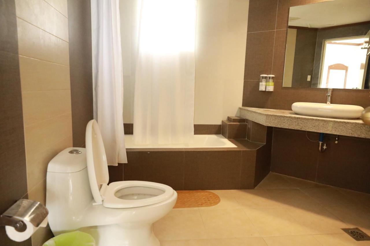 Bohol Plaza Mountain Resort And Restaurant Dauis Esterno foto