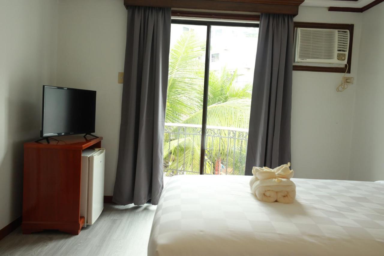 Bohol Plaza Mountain Resort And Restaurant Dauis Esterno foto