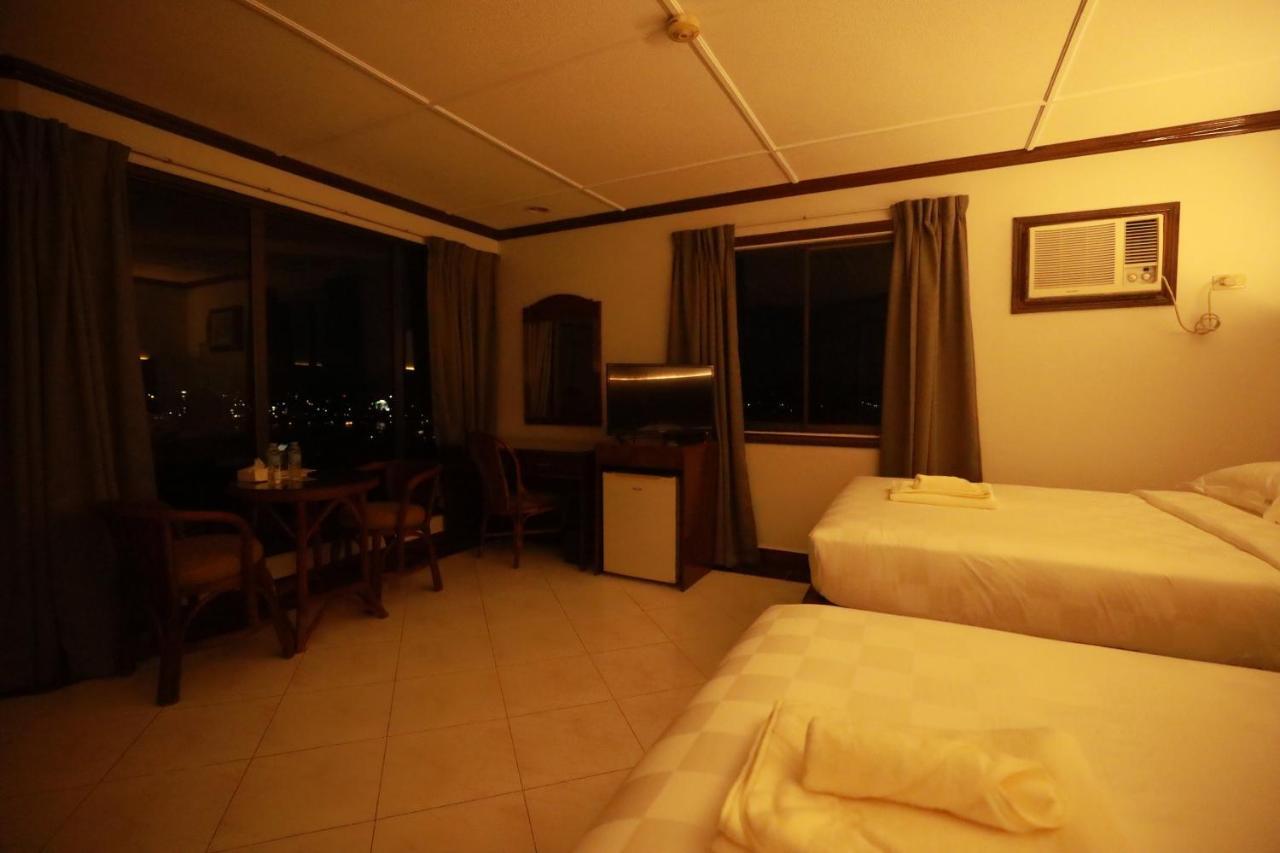 Bohol Plaza Mountain Resort And Restaurant Dauis Esterno foto