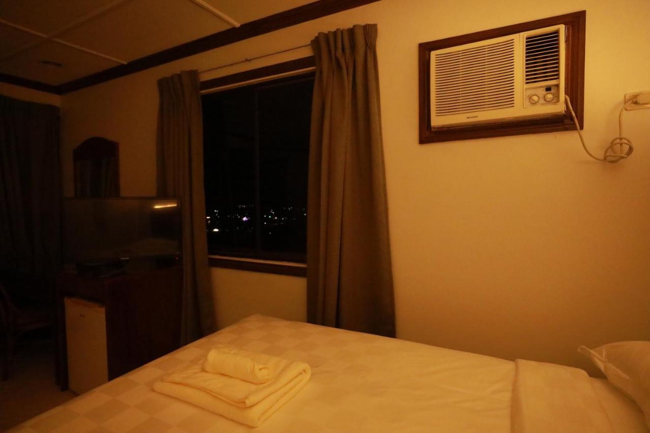 Bohol Plaza Mountain Resort And Restaurant Dauis Esterno foto